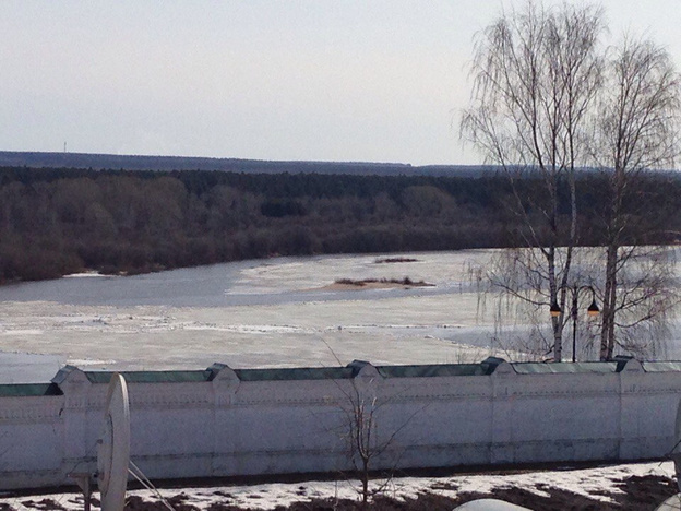 На Вятке в черте Кирова вскрылся лёд