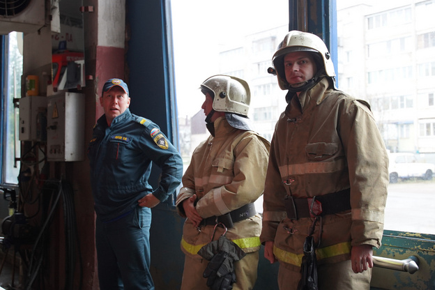«Все будут стоять друг за друга как одна семья»: как проходит рабочая смена пожарного в Кировской области