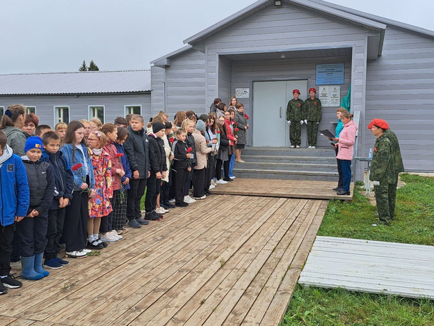 В Афанасьевском районе открыли мемориальную доску в честь героя СВО