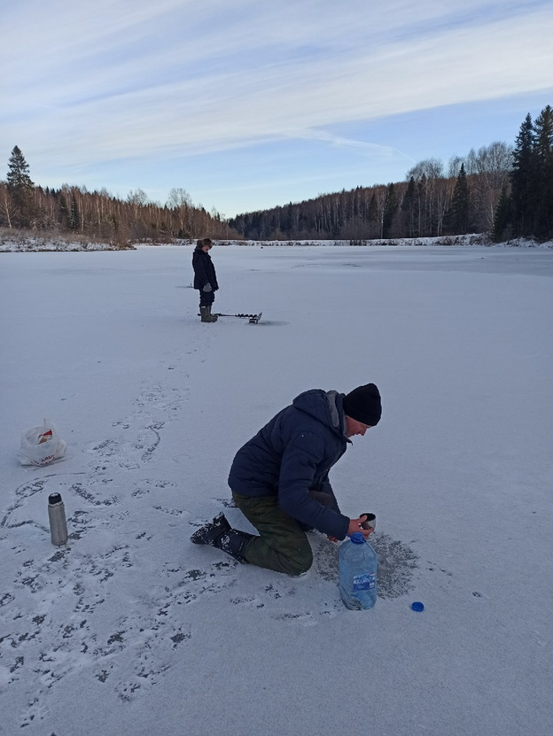 Открытие сезона зимней рыбалки и небольшой улов. Еженедельный отчёт с кировских водоёмов
