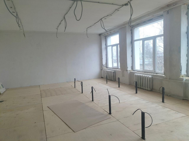 Для ремонта школы в Ленинской Искре поставили партию керамогранита
