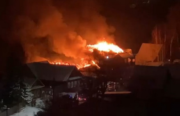 В Кирове во время пожара в частном доме пострадал мужчина