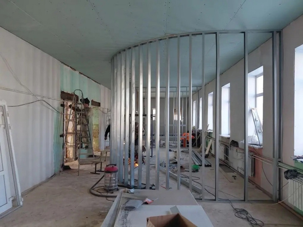 В Белой Холунице ремонтируют Дом детского творчества