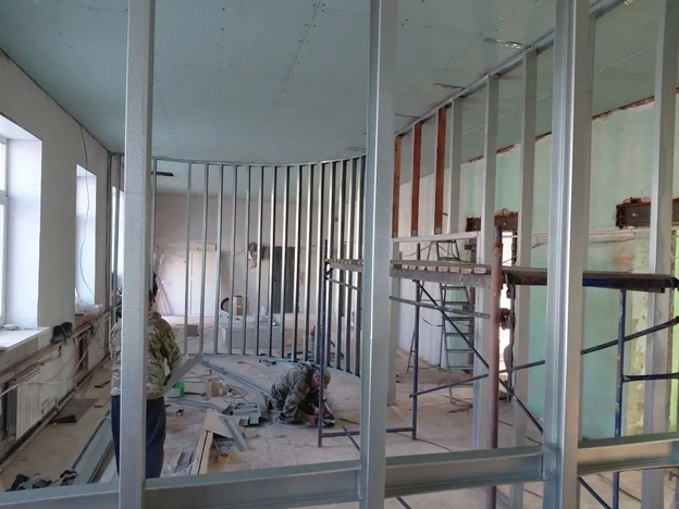 В Белой Холунице ремонтируют Дом детского творчества