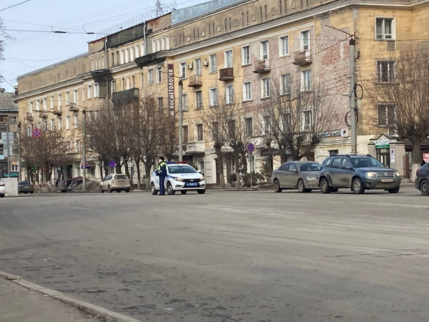 В Кирове на Театральной площади заметили скопление сотрудников правопорядка