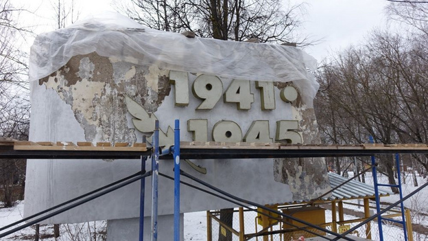 Кировские депутаты проверили благоустройство мемориальных зон