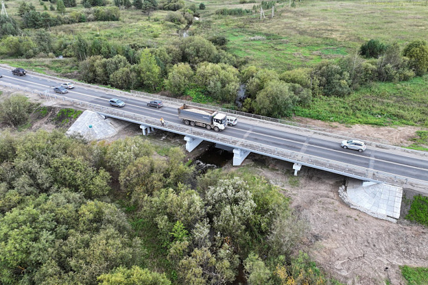 58-летний мост через реку Полой в Кировской области открыли после капремонта