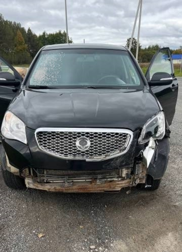 В Кировской области иномарка столкнулась с «Ладой Вестой»