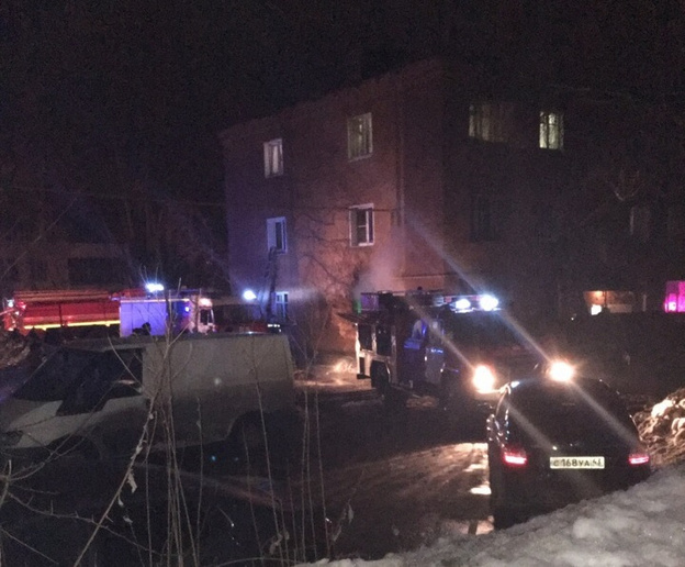 «Это была жесть, ужас и паника»: в пожаре на Цеховой погибла женщина, жильцов эвакуировали, ребёнок прыгал из окна