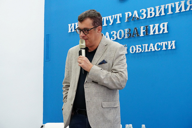 В Кирове магистр «Что? Где? Когда?» встретился со школьниками