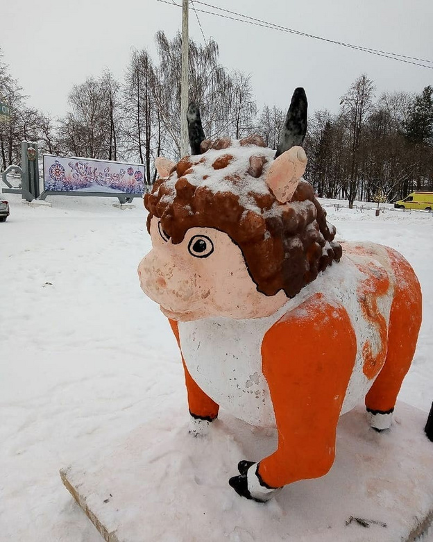 Жители Кировской области вылепили из снега персонажей советского мультфильма