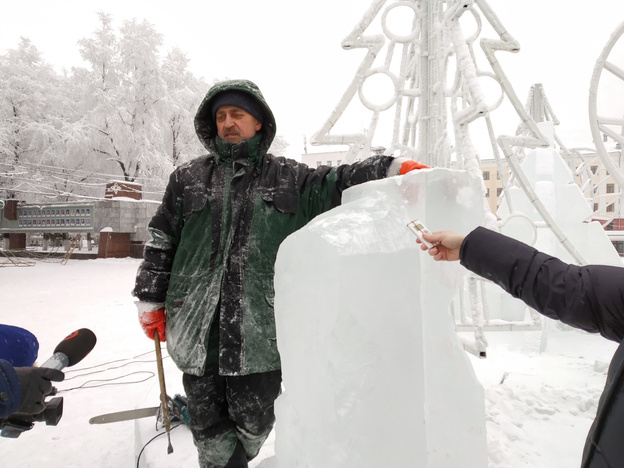 Почему лёд для украшения Театралки нельзя было взять в Кирове? Объясняет подрядчик