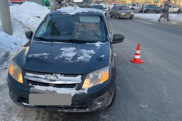 На Октябрьском проспекте автомобиль сбил женщину