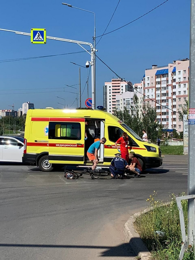 В Чистых Прудах водитель автомобиля сбил велосипедистку на пешеходном переходе