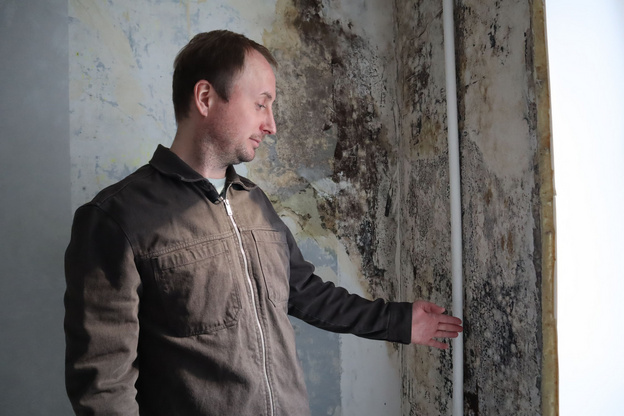 Дом в Кирове может стать аварийным из-за дырявой крыши