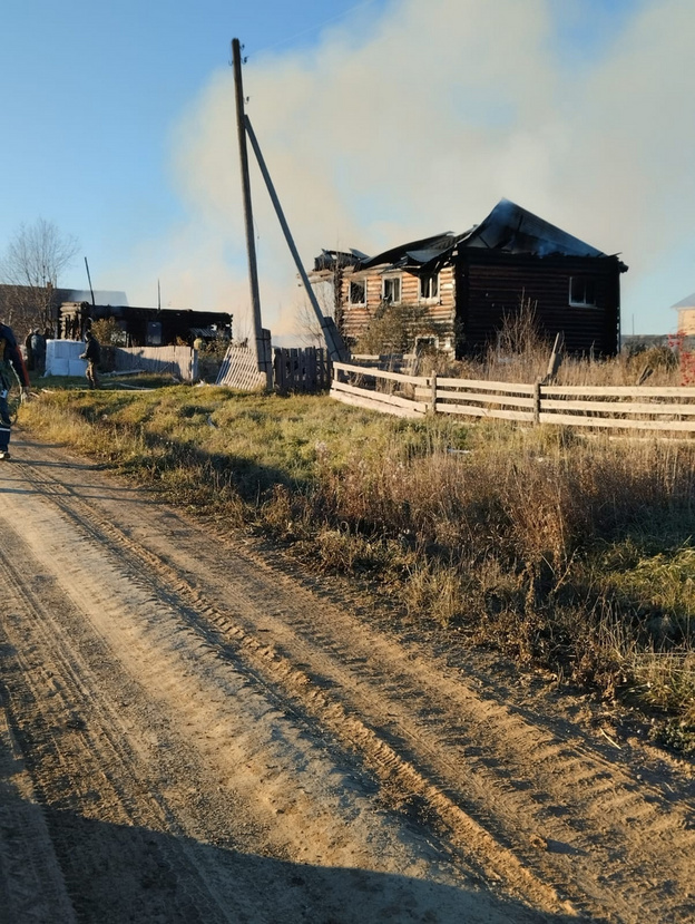 В Афанасьевском округе сгорел двухэтажный жилой дом