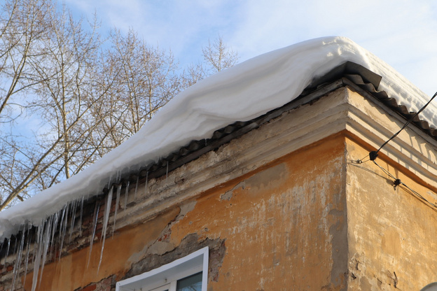 В Кирове пенсионерка получила травму, пытаясь спасти дом от потопа