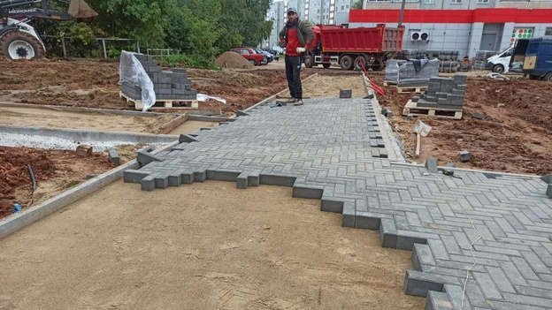 В парке имени Кирова делают площадки для йоги и выгула собак