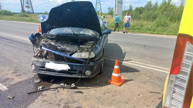 Около Кирово-Чепецка иномарка столкнулась с машиной скорой помощи