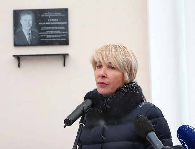 В Кирове установили мемориальную доску Василию Сураеву