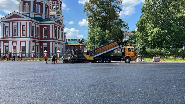 В Кирове почти заасфальтировали площадь в сквере Борцам революции