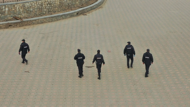 Полицейские проводят рейды в поисках нарушителей самоизоляции