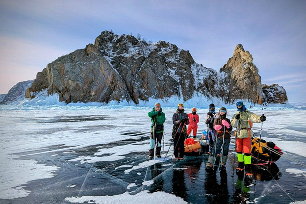 Кировские студенты прошли 102 километра по льду Байкала за семь дней