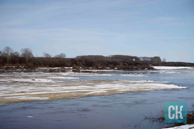 Ледоход на Вятке 2026. Фоторепортаж с набережной