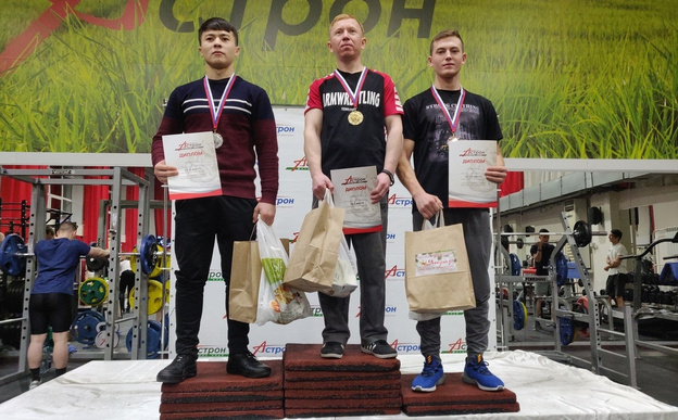Кировчане победили на межрегиональном турнире по армрестлингу