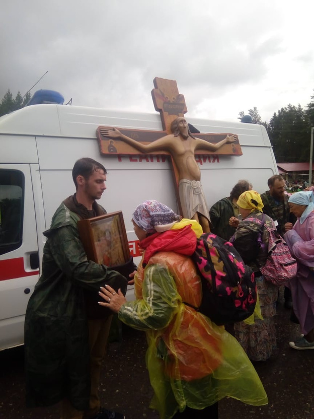 Четверо детей потерялись в лесу во время Великорецкого крестного хода, 50 паломников экстренно эвакуировали