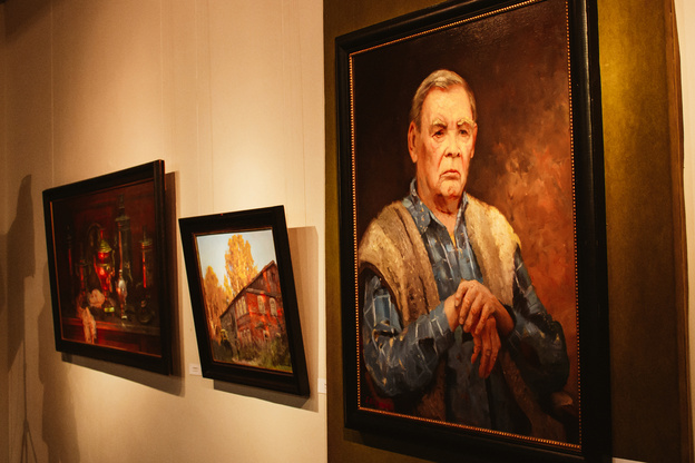 Ушедшее и уходящее: в Кирове художник Борис Ведерников открыл персональную выставку, посвящённую своему отцу