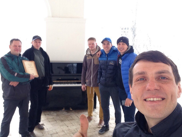 В ротонде Александровского сада установили новое пианино