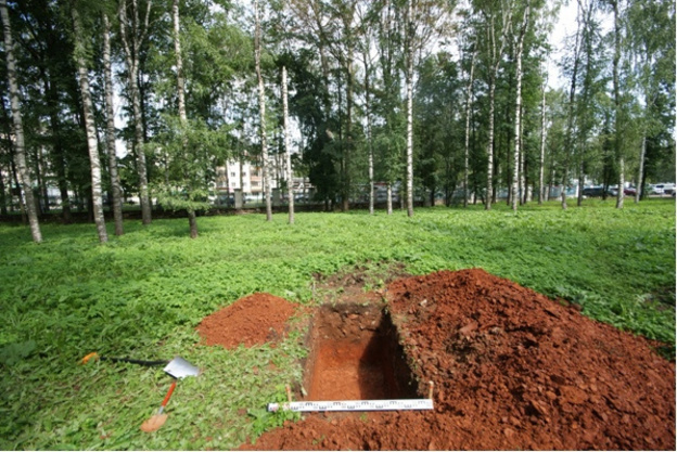 В центре Кирова провели раскопки на территории Ахтырского кладбища