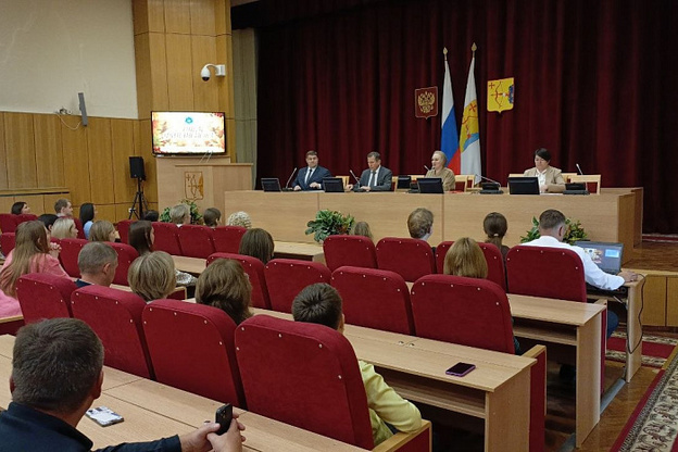 Работников финансовой сферы Кировской области поздравили