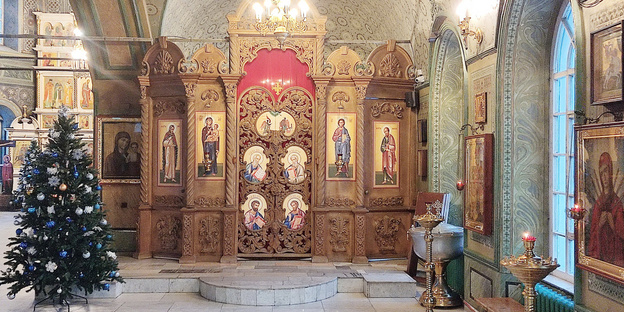 В кировском храме Иоанна Предтечи обновляют иконостасы