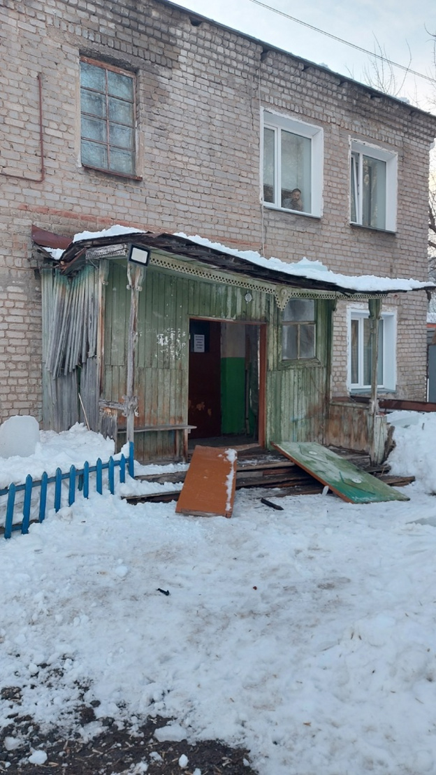 В доме на Московской из-за снега просела крыша и затопило часть квартир