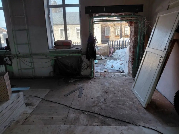 В Белой Холунице ремонтируют Дом детского творчества