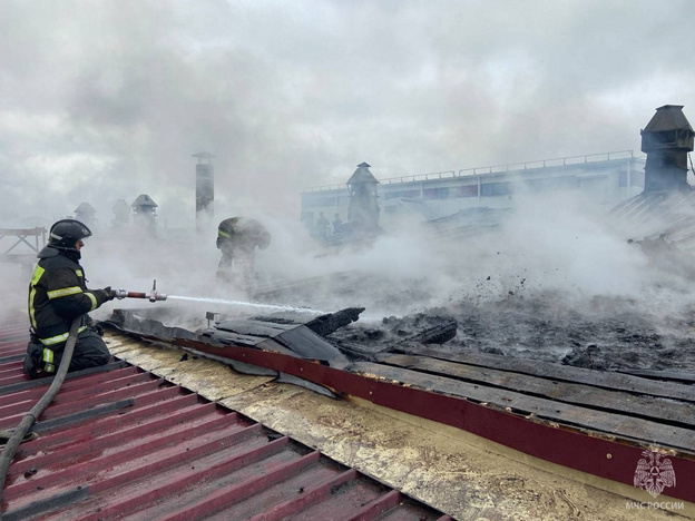 Огнеборцы спасли кондитерскую фабрику в Советске от крупного пожара
