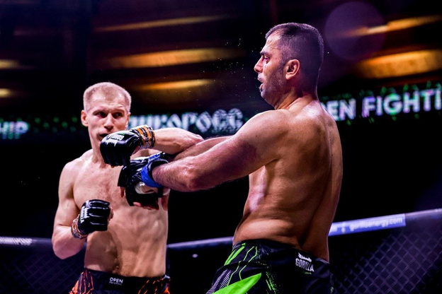 Кировский боец отправил соперника в нокаут на турнире MMA