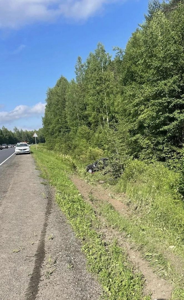 В Орловском районе девушка на «Ладе» съехала в кювет и опрокинулась