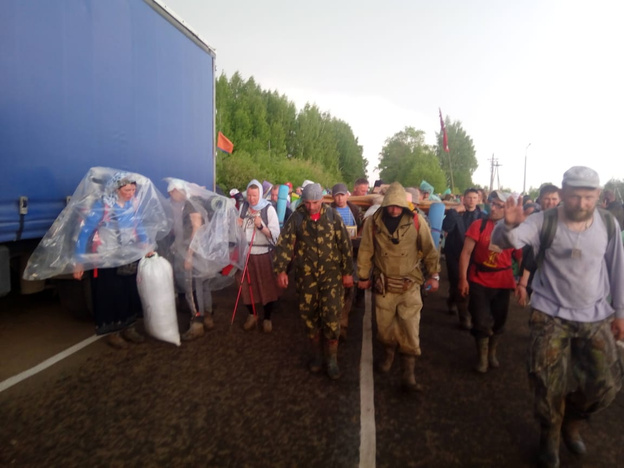 Шесть детей потерялись, 60 человек эвакуировали: паломники пришли в Великорецкое
