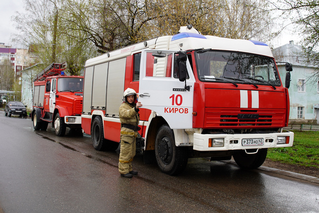 «Все будут стоять друг за друга как одна семья»: как проходит рабочая смена пожарного в Кировской области