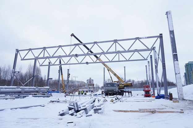 Чиновники проверили строительство фиджитал-центра в Кирове