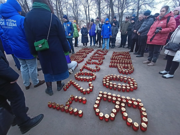 Кировчане почтили память погибших в «Крокусе» минутой молчания. Фото