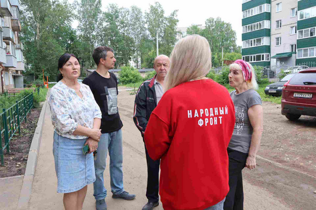 Двор на Кольцова, 10 топит: колодцы не справляются, УК не хочет обслуживать