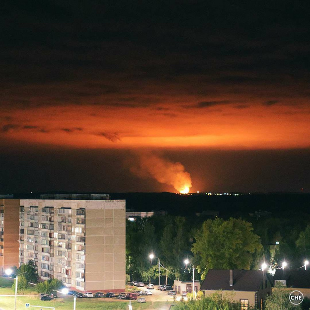 В Слободском районе произошёл крупный пожар на свалке отходов деревообработки