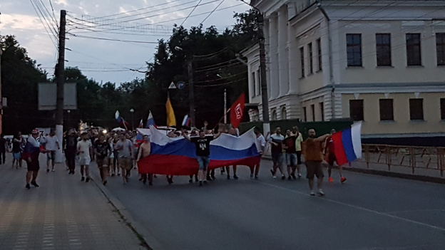 Толпы кировчан вышли на улицы после победы сборной России в матче с Испанией. Фото и видео из соцсетей