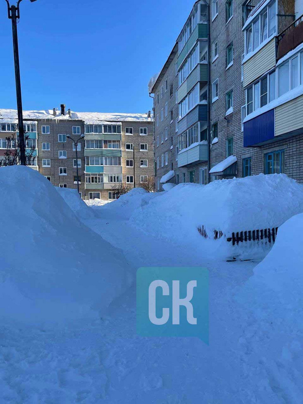 Знаменитые нолинские сугробы. Фоторепортаж из заснеженного города