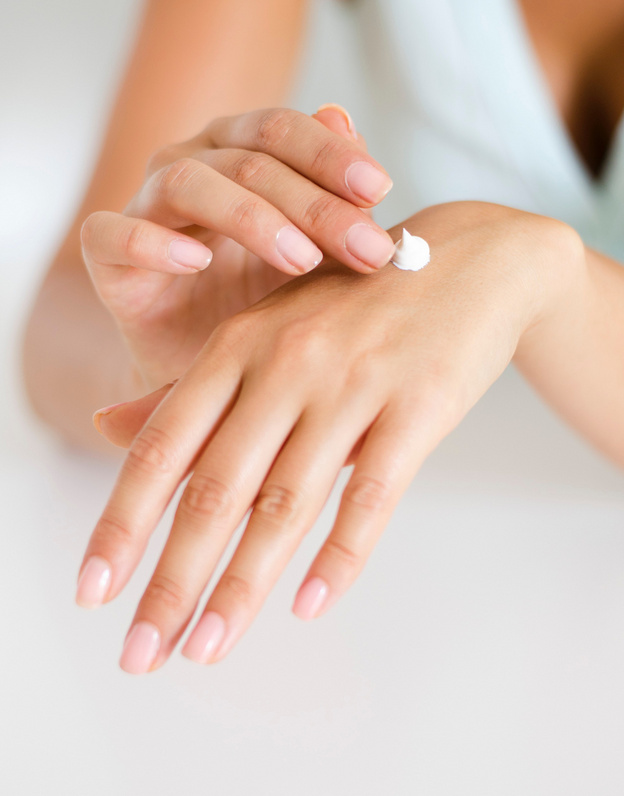 Как правильно ухаживать за кожей рук и лица после использования антисептиков и маски?