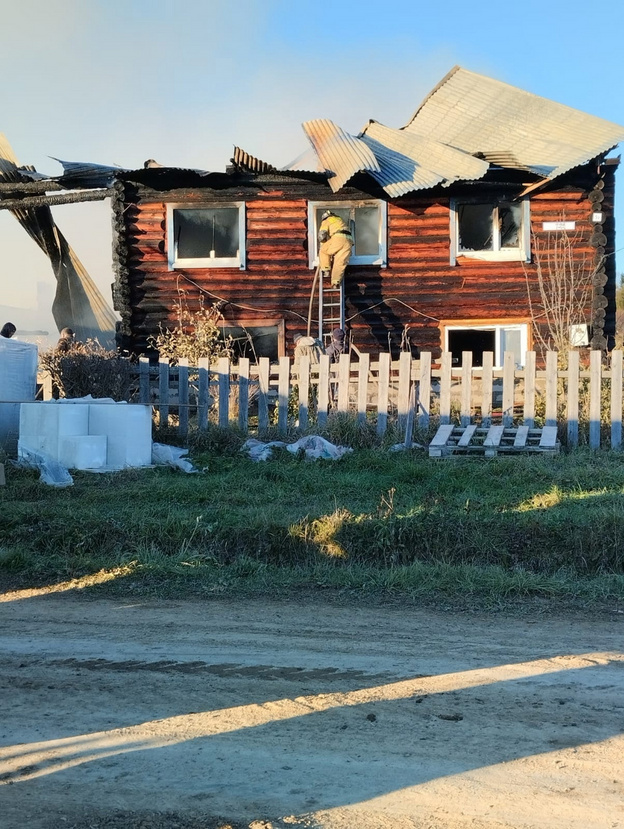 В Афанасьевском округе сгорел двухэтажный жилой дом